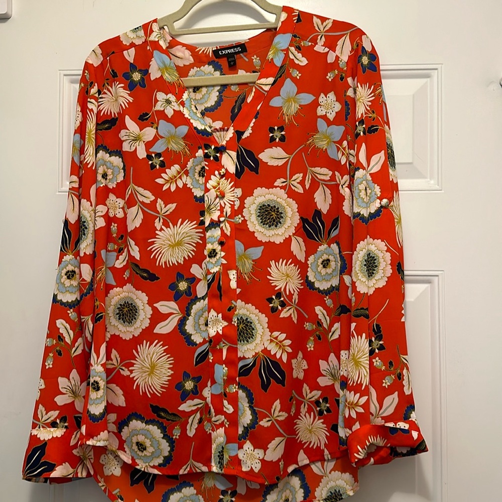 EXPRESS fun floral blouse